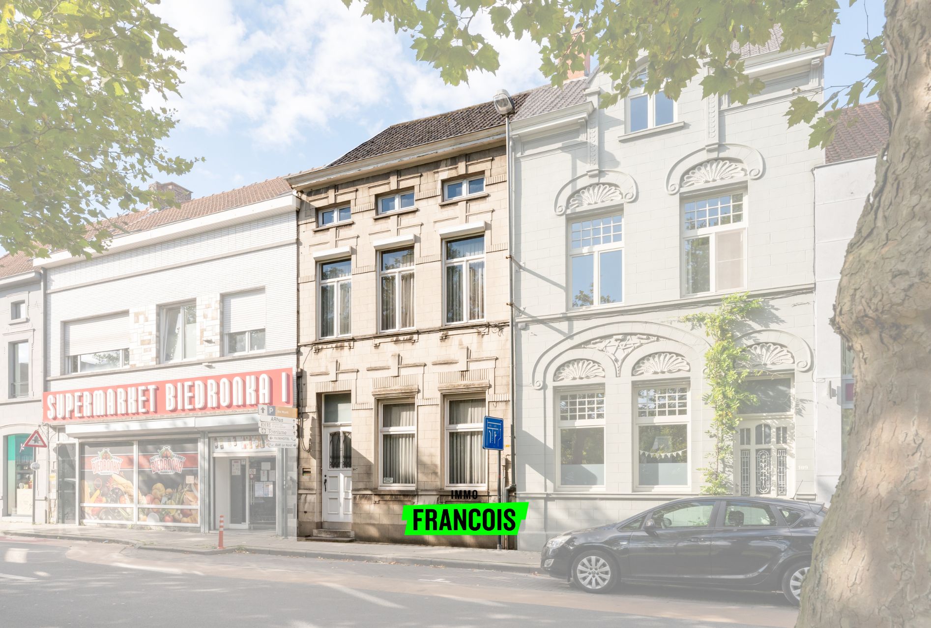 Te renoveren karaktervolle burgerwoning met authentieke elementen te Roeselare - foto 1