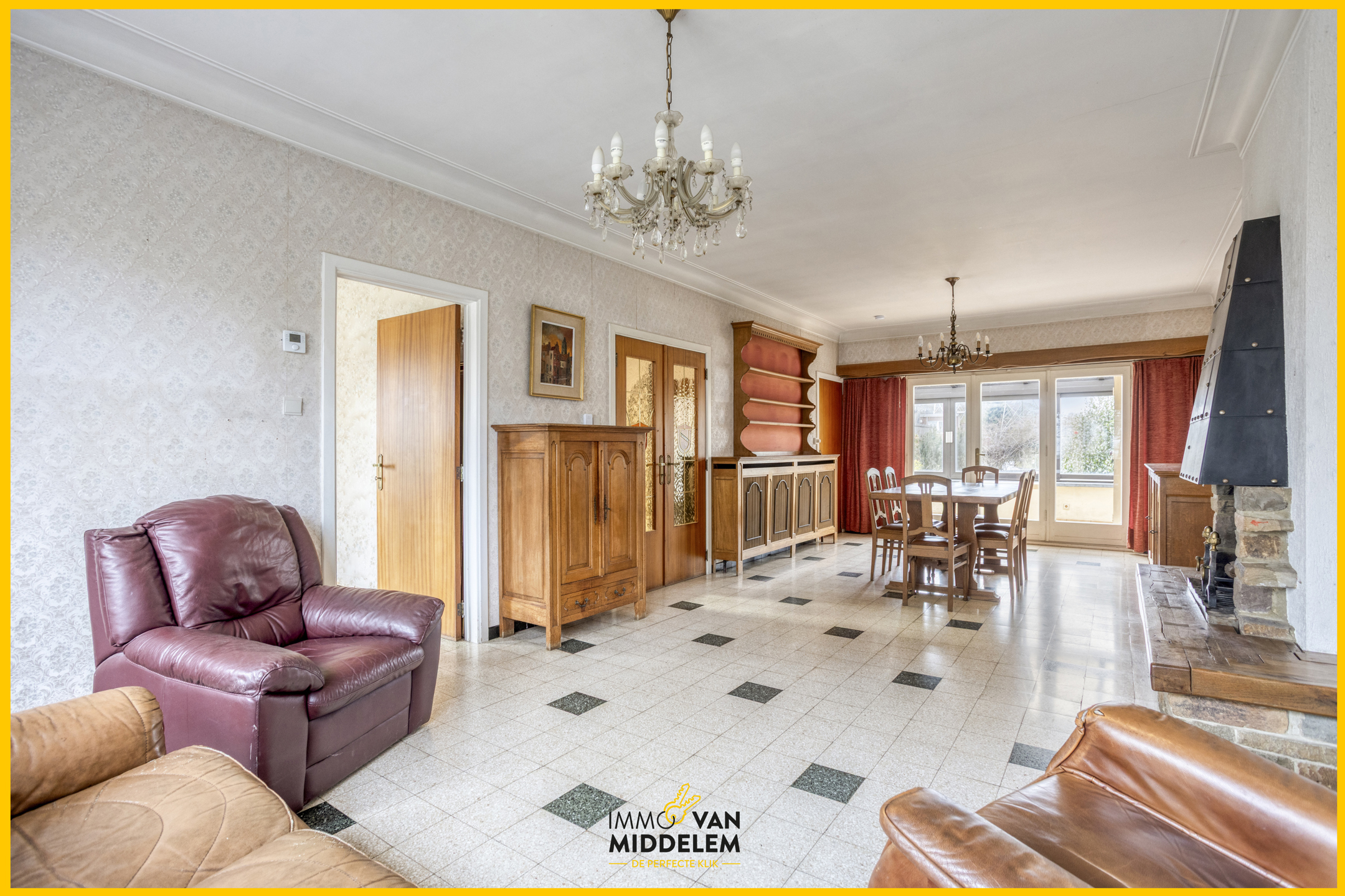 DEELS TE RENOVEREN WONING MET 4 SLPK, TERRAS, TUIN EN GARAGE - foto 3