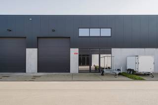 Nieuwbouw KMO-unit te koop in project Moenkouter te Moen. De unit heeft een oppervlakte van 220 m².Voorzieningen: - Parkeerplaats- Lichtstraat...