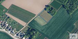 Bent u op zoek naar een investering in landbouwgrond of wilt u uw landbouwactiviteiten uitbreiden?<br /><br />Deze landbouwgrond, rustig gelegen in Wellen (Russelt), biedt een mooie opportuniteit.<br />Dankzij de gunstige ligging en vlotte bereikbaarheid vormt dit perceel een waardevaste investering binnen een agrarische omgeving.<br /><br />De grond is momenteel verpacht (2010)<br /><br />Voor meer informatie of het plannen van een afspraak, contacteer Niels via 0473 39 44 39.