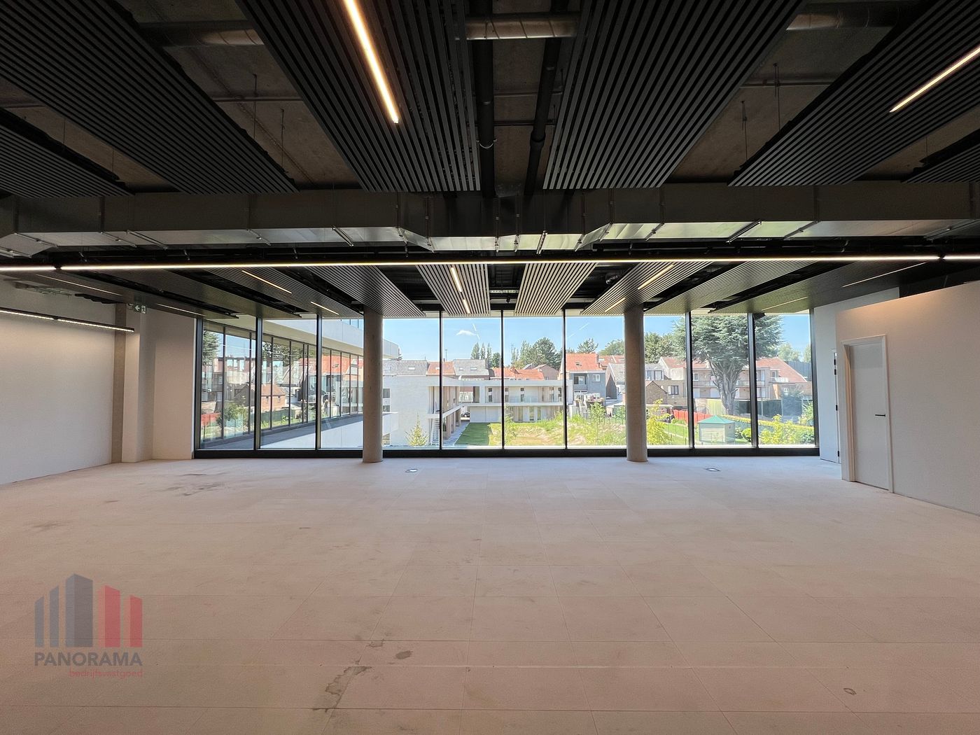 300 m² de nouveaux bureaux/polyvalents sur l'A12/R0 - photo 2