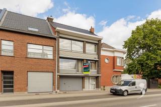 BENT U OP ZOEK NAAR EEN BIJZONDER RUIME STADSWONING MET KARAKTER, POTENTIEEL ÉN EEN UNIEKE BUITENRUIMTE? DAN IS DEZE VERRASSEND RUIME WONING...