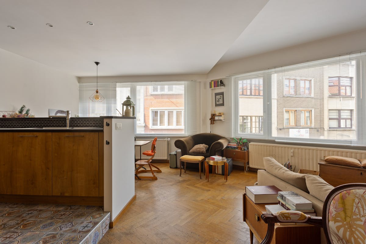 Renovated 3-bedroom apartment with terrace Ixelles - photo 5