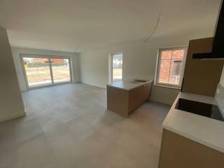 Appartementen te huur in een kleinschalig project met 6 wooneenheden, variërend van 2 tot 4 slaapkamers. Beschikbaar als gelijkvloerse...