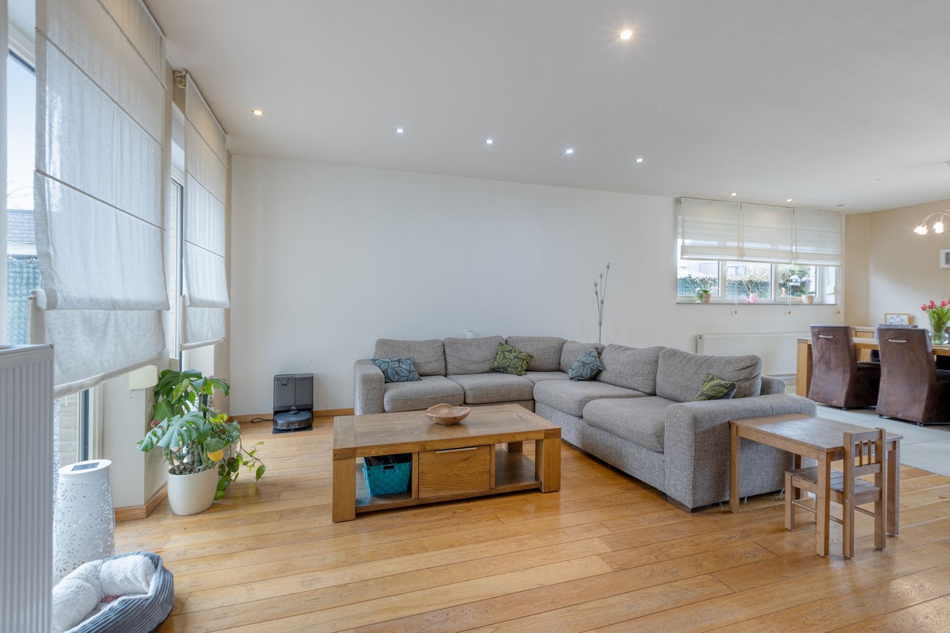 Ruime woning met maar liefst 4 slaapkamers én praktijkruimte in Maasmechelen! - foto 5