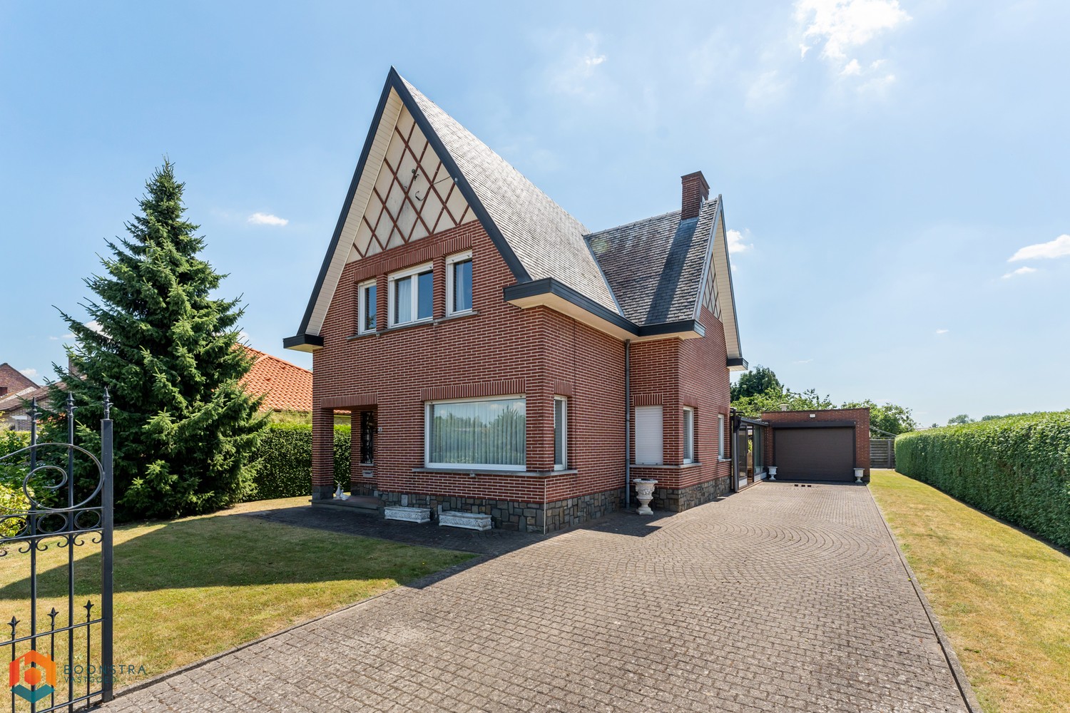 Te renoveren woning met 2 slpkrs - foto 1