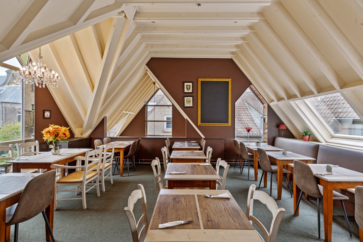 Horecazaak met groot terras in centrum Brugge - foto 3