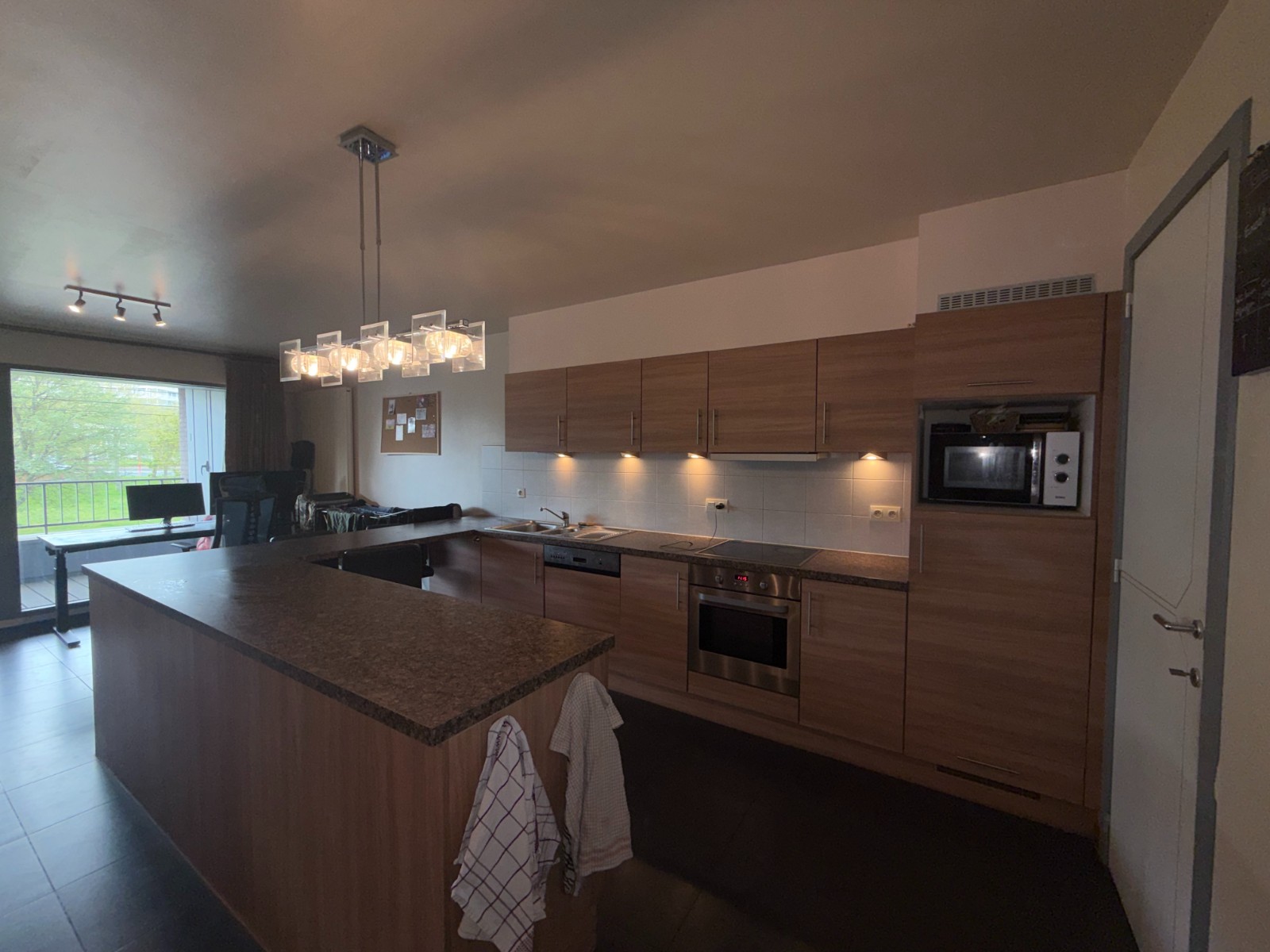 Ruim 3 slaapkamer appartement op ideale ligging. - foto 5