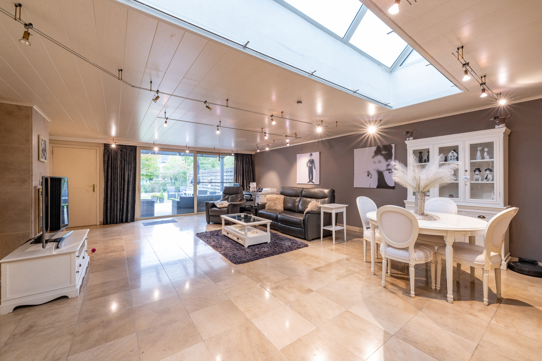 RUIM INSTAPKLAAR GLV APPARTEMENT MET TUIN EN TERRAS (201m²) - foto 4