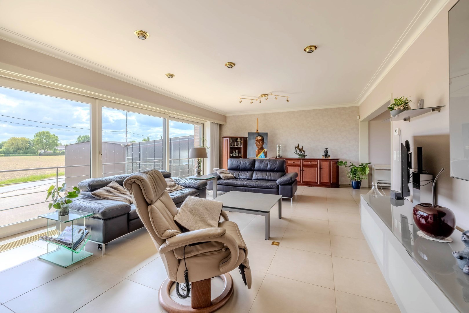 Ruime, landelijk gelegen woning met diverse mogelijkheden - foto 3