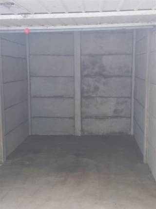 <p><span>Garagebox te huur gelegen Moleken 44 te Sint-Niklaas. Huurprijs: € 65/maand.</span></p>