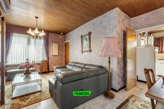 In een rustige woonwijk in Ieper vindt u deze te renoveren woning met een bewoonbare oppervlakte van 130 m². Dit eigendom biedt vier slaapkamers,...