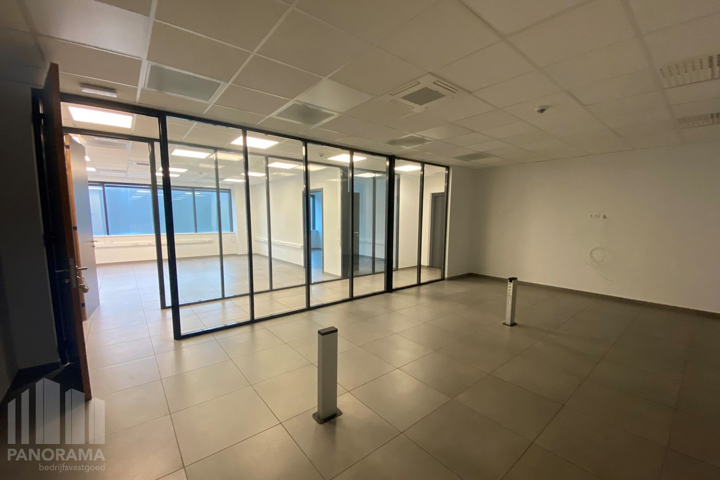 Logistiek loods van 4.373 m² aan exit E313 - foto 4