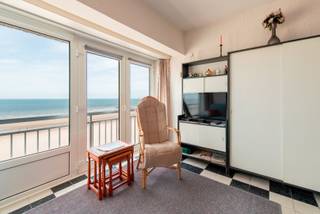 Gezellige studio gelegen op de zesde verdieping in de Residentie Miami Beach. Aangename woonkamer met fantastisch zicht op zee, halfopen keuken...