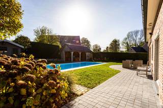 Pour une visite, appelez Saimen au 0470 79 24 20 ou envoyez un e-mail à saimen@cornelis-partners.beDécouvrez cette magnifique maison individuelle,...