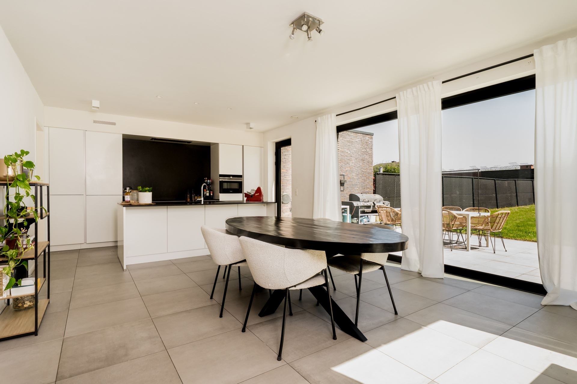 Halfopen woning met 3 slaapkamers en zonnige tuin in Onze-Lieve-Vrouw-Waver - foto 3