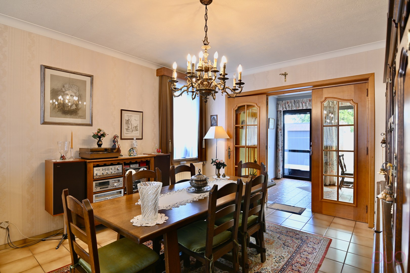 Charmante halfopen gezinswoning nabij het centrum van Sint-Truiden met 2 garages - foto 5