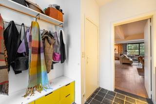 In de rustige en geliefde Grasmuslaan in Hoboken, op wandelafstand van park Sorghvliedt en Schoonselhof, vind je deze prachtige en uitzonderlijk...