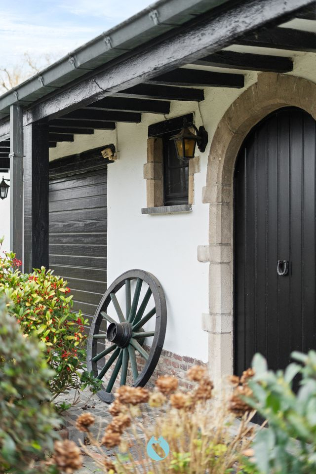 Charmante woning met riante tuin op een perceel van 1.061 m² in een rustige verkaveling te Evergem. - foto 5