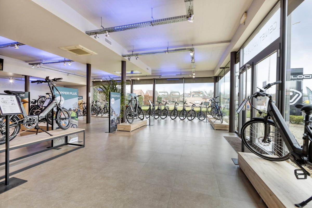 Modern commercial property for sale on a prominent location with parking — 273 m² - photo 5