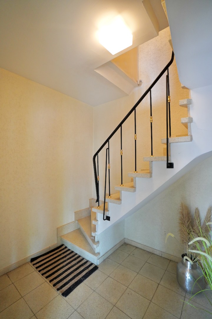 Instapklaar en verrassend ruim appartement op toplocatie in het centrum van Ertvelde! - foto 5