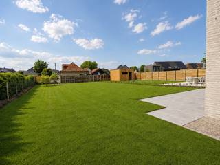 Nieuwbouwwoning met terras en grote aangelegde tuin, gelegen in het woonproject Lijstergalm in Kuurne.De woning, die volledig geschilderd is, kom je...
