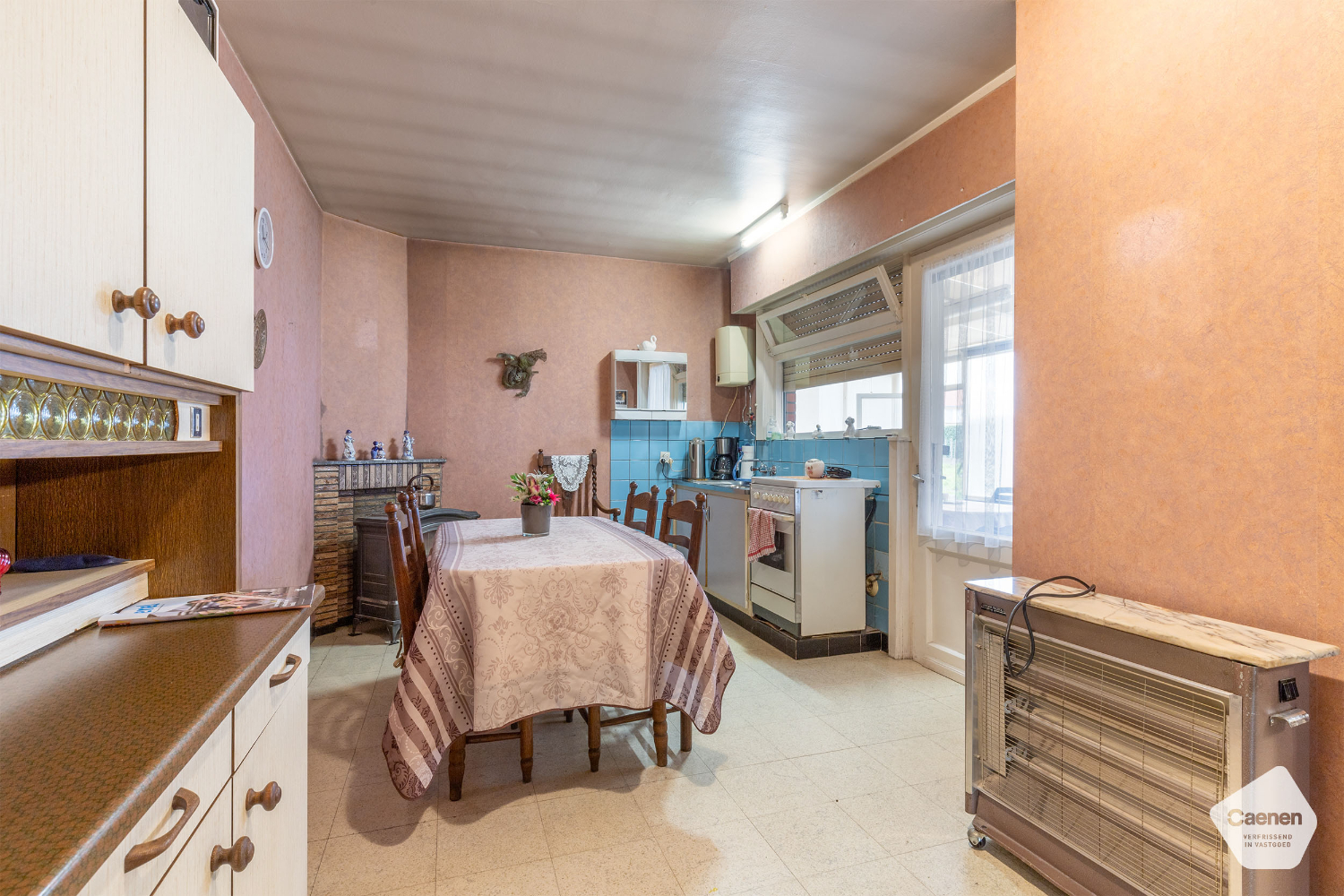 TE RENOVEREN HALF-OPEN WONING MET GARAGE EN 3 SLAAPKAMERS - photo 5