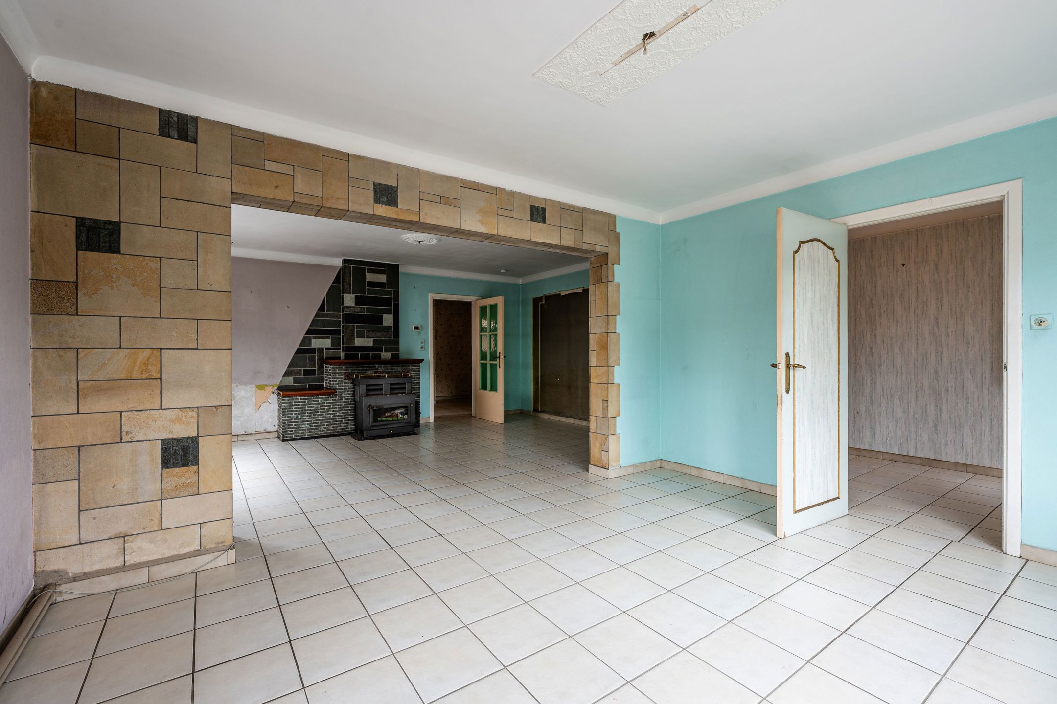 Te renoveren half open woning met veel potentieel! - foto 5