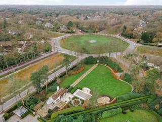  Prachtig perceel bouwgrond van ca. 4.359 m² Dit bijzondere perceel grond is gelegen aan de rotonde Baillet-Latourlei / Frilinglei, op de hoek van de...