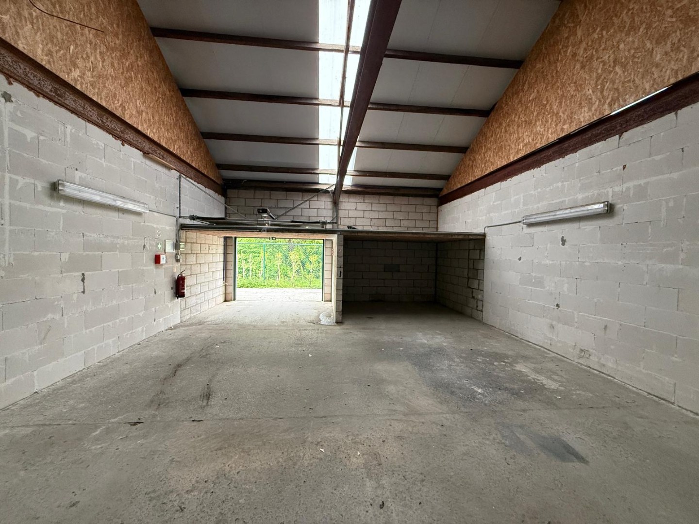 Magazijn/opbergplaats van +/- 70 m² vlakbij de oprit van de E40 - foto 5