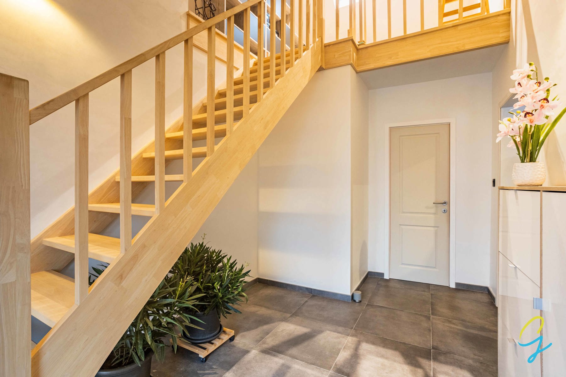 Woning met veranda, tuin en extra leefruimte op zolder - foto 3