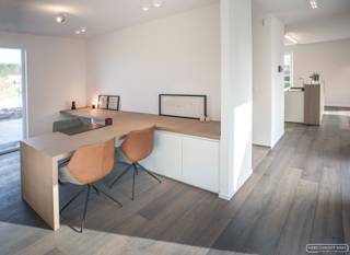 Ontdek deze prachtig nog te bouwen woning op een perceel van 800m2  en een bewoonbare oppervlakte van 230 m2 op toplocatie te Wielsbeke.Gelegen in...