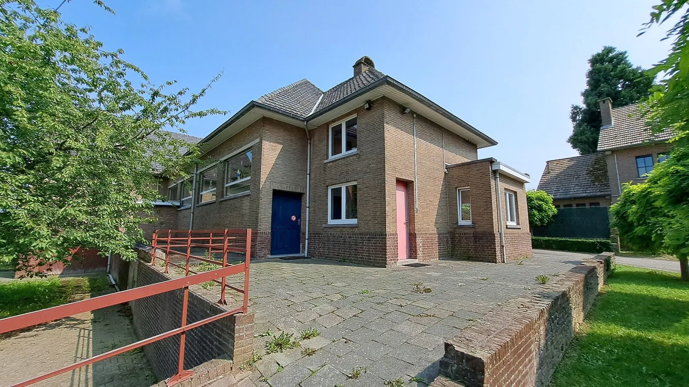Multifuntioneel gebouw zijnde voormalig schoolgebouw - foto 4