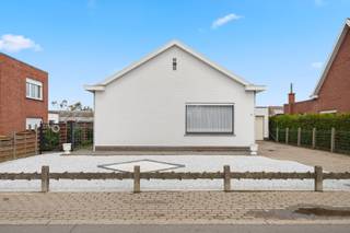 Op een rustige ligging aan de rand van Itegem bevindt zich deze zeer goed onderhouden woning, ideaal voor wie comfortabel gelijkvloers wil wonen.De...