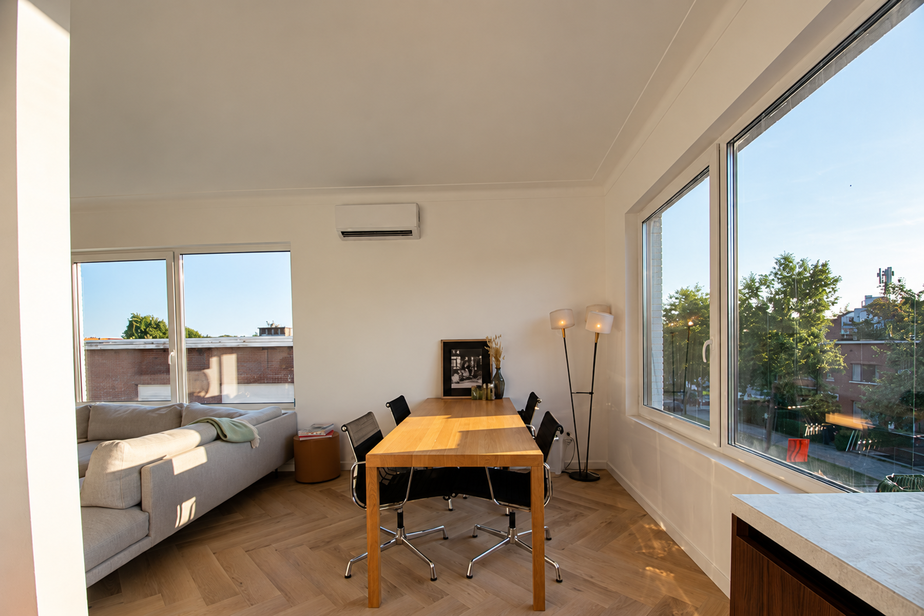 STIJLVOL GERENOVEERD APPARTEMENT MET GARAGE NABIJ FORT V - foto 5