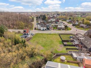 Gunstig gelegen noordwest georiënteerde bouwgrond van 8 are 44 centiare. Deze bouwgrond voor open bebouwing is gelegen in Gelrode, op een vlot bereikbare locatie nabij Betekom en Aarschot, met winkels, scholen, het openbaar vervoer en belangrijke verbindingswegen in de onmiddellijke omgeving. Dankzij deze ligging geniet je hier van een uitstekende bereikbaarheid richting Leuven, Aarschot en de E314.<br /><br />Perceelsbreedte aan straatkant 19 m.<br />Perceelsdiepte linkerzijde 29m en rechterzijde 52 m.<br />Links is er een strook met ondergrondse inneming voor riolering Aquafin.<br /><br />Indien u extra informatie wenst of interesse heeft in deze bouwgrond kan u contact opnemen via janschrijvers@immojanstas.be of 0495 18 95 81.<br /><br />Bijkomende info (kadaster, bodemattest, Vgi,...) kan U hier downloaden ?
