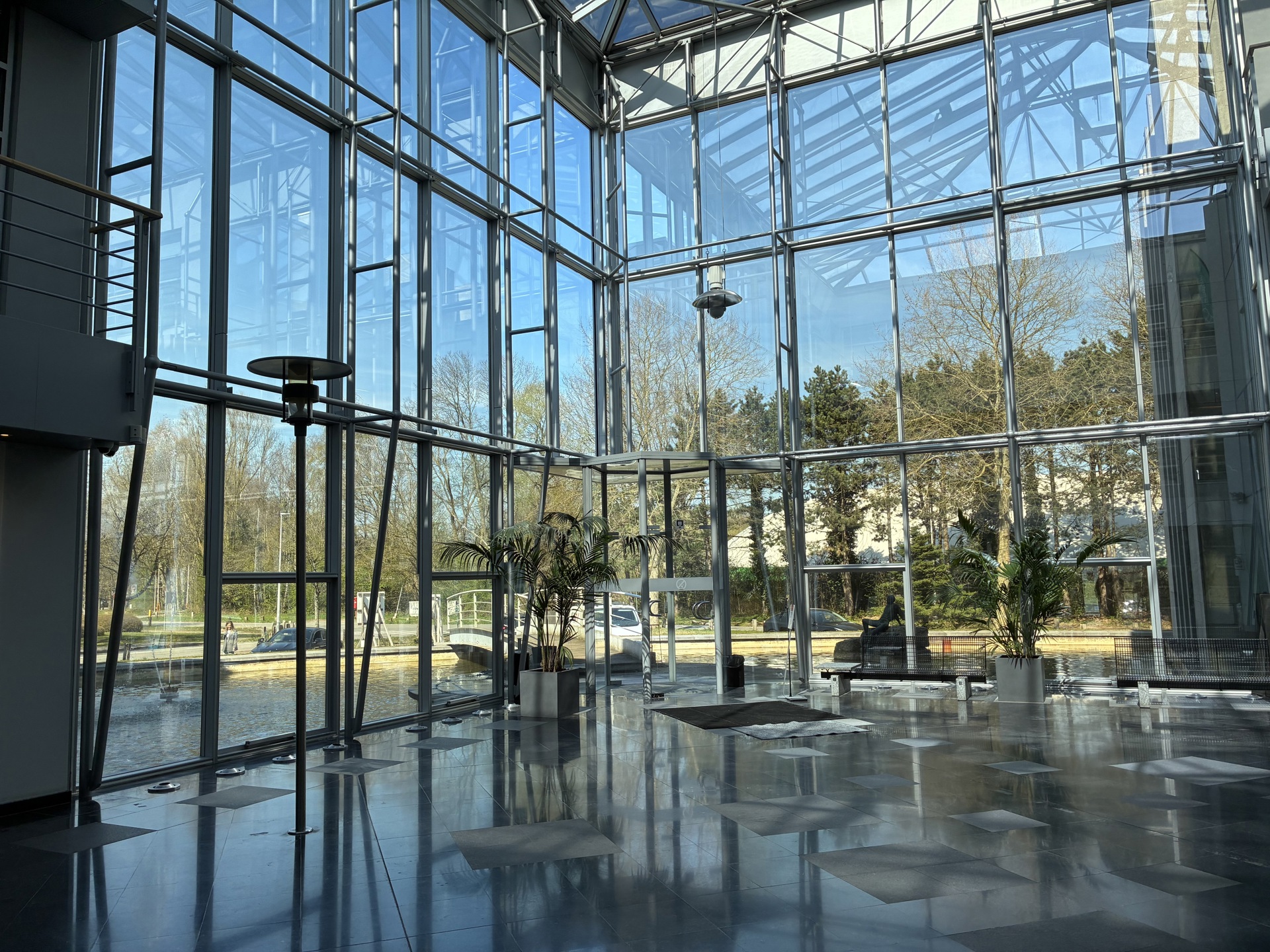 Commercial for rent in Ottignies-Louvain-la-Neuve - photo 2