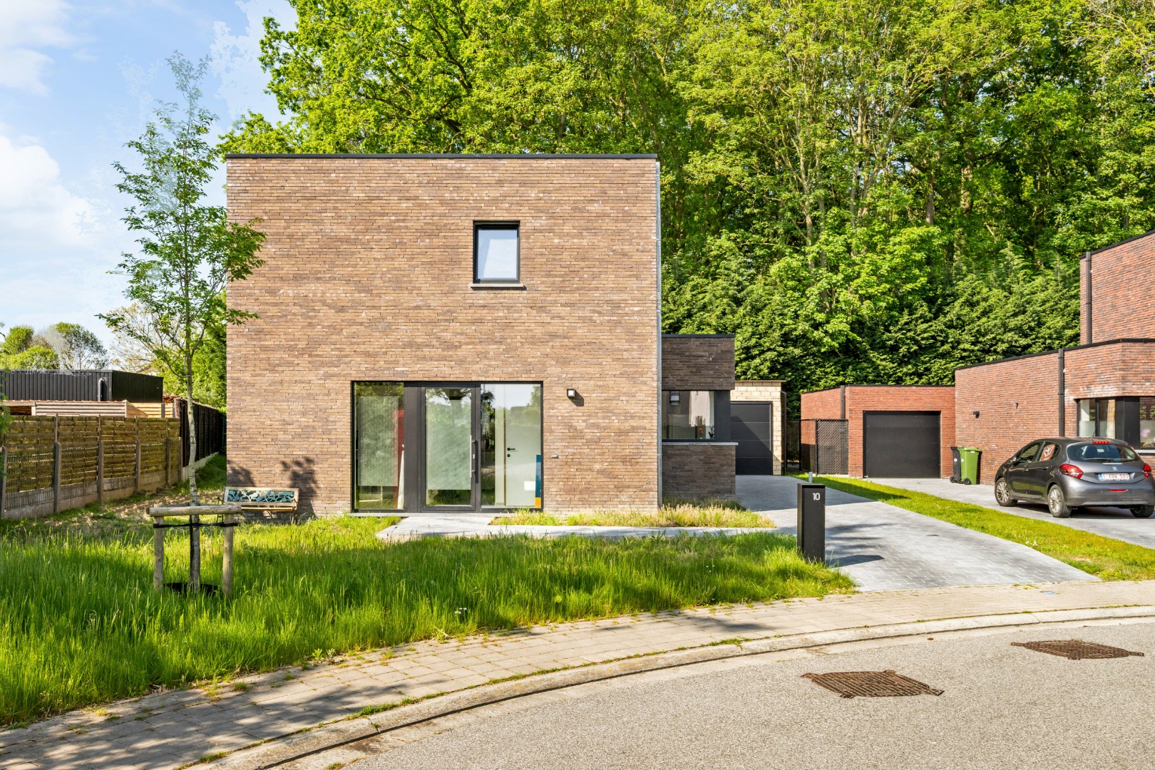 Recente villa met 3 slaapkamers, garage en zonnige tuin op een rustige ligging bij Ieper-centrum - foto 2