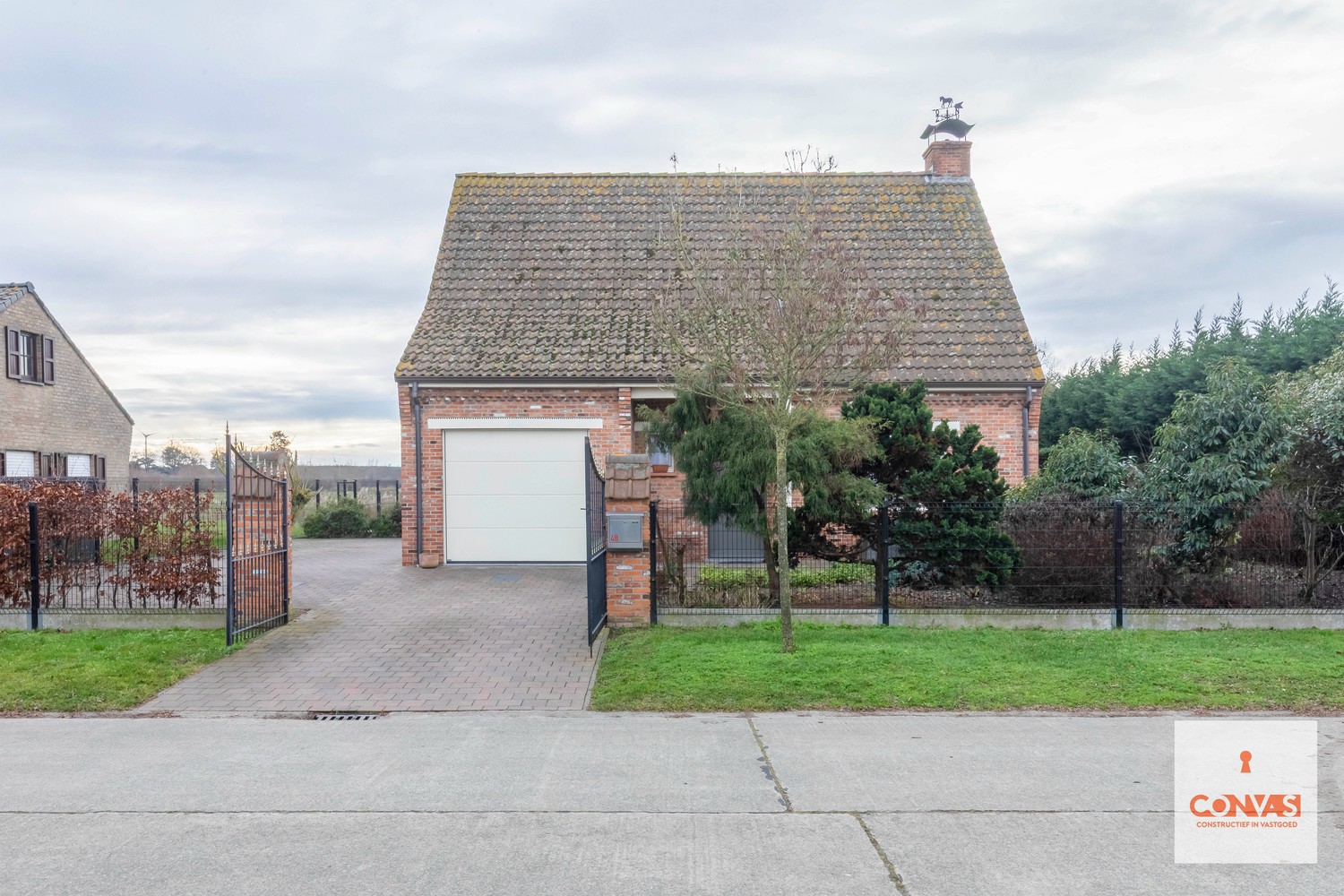 Ruime villa met vijf slaapkamers en zonnige tuin - foto 3