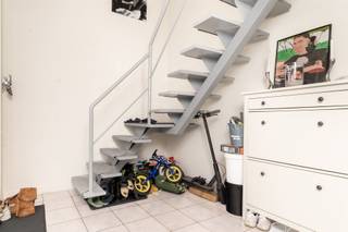 SPACIOUS 2-BEDROOM APARTMENT WITH CARPORT NEAR MECHELEN CITYBright apartment on the first floor with a private entrance hall. The property offers a...