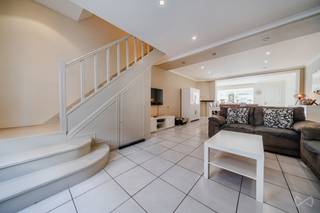 Info: bruxelles.ouest@weinvest.be or 02 315 77 22 | Located on a quiet little street, this charming single-family home will win you over with its...