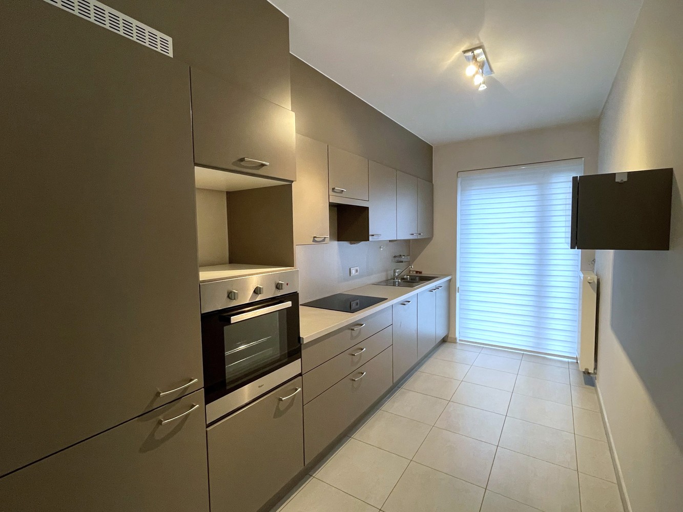 2 bedroom apartment close to many amenities - photo 5