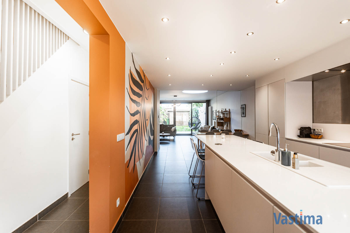 Instapklare, lichtrijke én gerenoveerde gezinswoning - foto 3