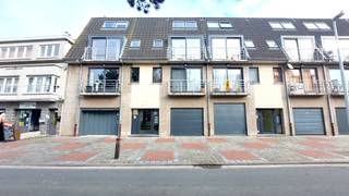 Deze gesloten garagebox is gelegen in het toeristisch centrum van Bredene Duinenin de Astridlaan direct nabij zee en strand.Gelegen in de residentie...