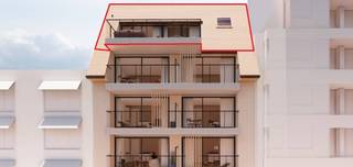 Het appartement met twee slaapkamers in het nieuwbouwproject bevindt zich op absolute toplocatie, langs de Paul de Smet de Naeyerstraat 21, op wandelafstand van de Zeedijk, restaurants, winkels en het nieuw casino.De residentie omvat een handelsgelijkvloers en 9 duurzaam afgewerkte appartementen, telkens met ruim terras. Tevens is er de mogelijk tot aankoop van een garagebox.De appartementen worden afgewerkt met duurzame materialen, eigen inspraak is mogelijk!Dit appartement in het nieuwbouwproject "Tempête" te Middelkerke biedt u tal van troeven zoals:- 2 slaapkamers- Ruim appartement- Groot terras aan de leefruimte- Toplocatie dichtbij zee en strand- Stijlvolle architectuur - Veel lichtinval dankzij grote ramen tot op de grond- Hoogwaardige afwerking met ruimte voor eigen inbreng- Mogelijkheid tot aankopen van een garagebox op het gelijkvloers in het gebouw!Ideaal als vaste woonst of tweede verblijf!Algemeen: - verkoop onder registratie en BTW-stelsel - EPB in opmaak- 6% BTW mogelijk- Stedenbouw: Vg/Wg/Gmo/Gvkr/VvMaak nu uw vrijblijvende afspraak voor bijkomende inlichtingen voor dit appartement in nieuwbouwproject 'Tempête' te Middelkerke