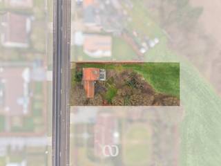 Ben jij op zoek naar een af te breken woning met uitstekend potentieel voor heropbouw op een perceel van bijna 1.500 m² in Oudenaarde? Gevonden!<br /><br />De vlot bereikbare ligging op een boogscheut van de Schelde, winkels en horeca, gecombineerd met de mooie breedte-lengteverhouding van het perceel, maken dit een bijzonder interessante opportuniteit voor wie zijn droomwoning wil realiseren.<br /><br />Zie jij hier de ideale plek voor jouw toekomstige thuis? Aarzel dan niet en neem vandaag nog contact met ons op voor meer informatie.