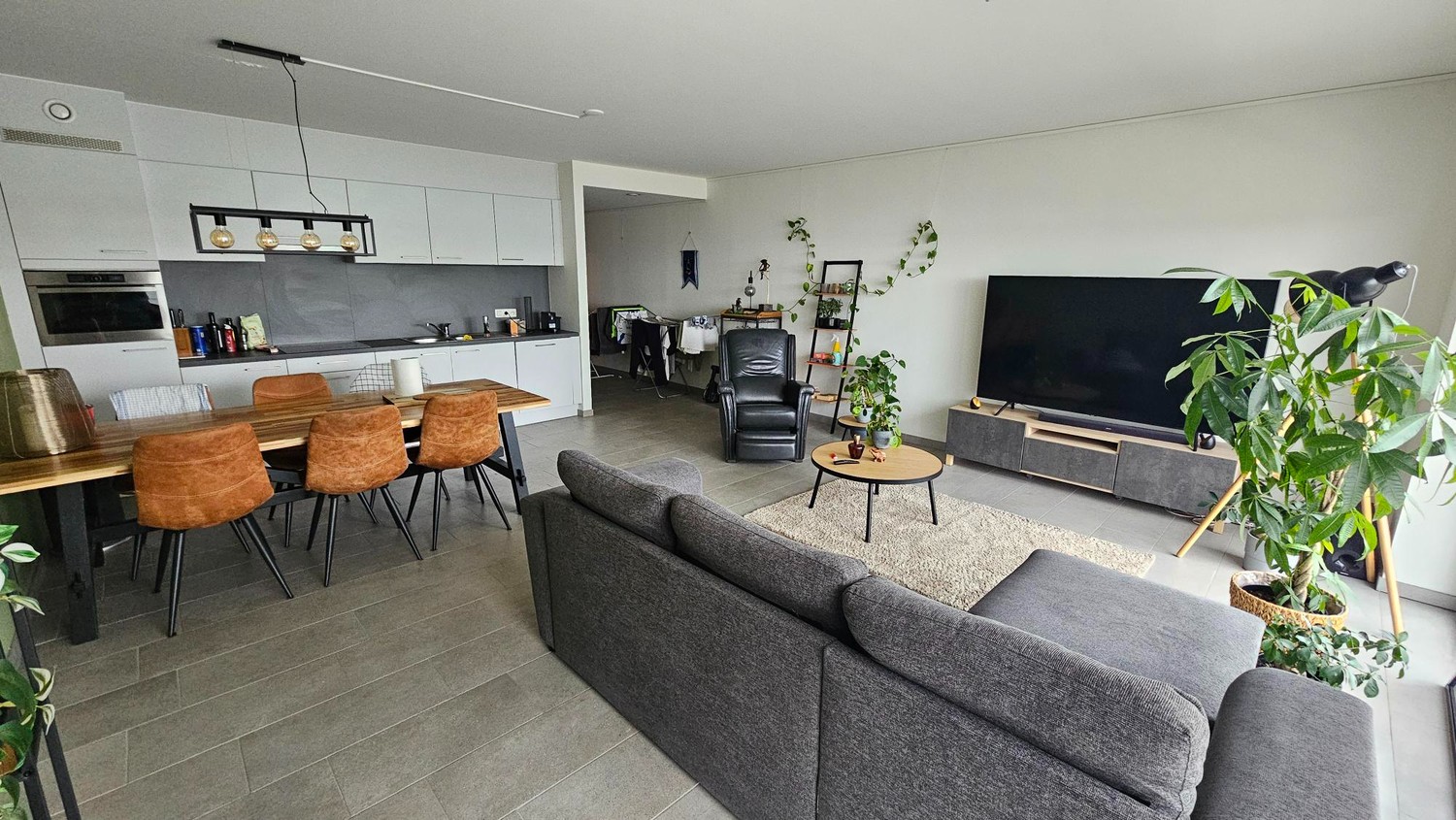 Appartement te huur in Maasmechelen met 1 slaapkamer - foto 2