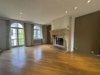 Ruim en charmant duplexappartement te huur in het hart van VichteOp zoek naar een comfortabele en instapklaar appartement in een rustige buurt? Dit...