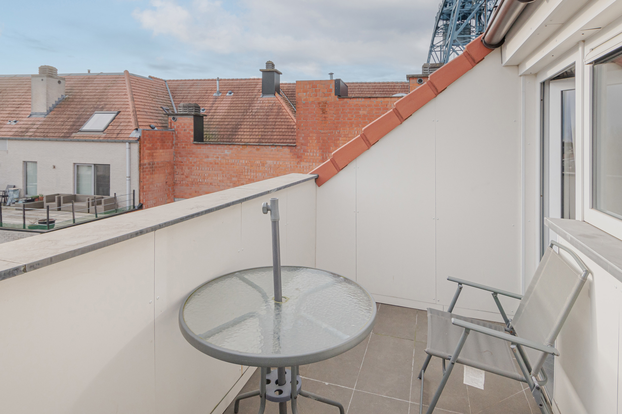 Instapklaar duplex appartement met terras in Willebroek - foto 2