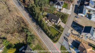 <u><strong>Perceel voor open bebouwing met veel mogelijkheden in Lanaken</strong></u><br />Op de kruising van de Lepelvormweg en de Maastrichterweg in Lanaken bevindt zich deze ruime bouwgrond met een oppervlakte van 1063 m².<br /><br />De ligging combineert rust en ruimte met een vlotte bereikbaarheid van het centrum van Lanaken en de omliggende gemeenten.<br />Hierdoor vormt deze bouwgrond een ideale locatie voor het realiseren van een ruime gezinswoning in een groene omgeving.<br /><br /><strong>Afmetingen van het perceel:</strong>
<ul>
	<li>Totale oppervlakte: 1.063 m² (10a 63ca)</li>
	<li>Perceelbreedte straatzijde<strong>: </strong>± 26 m</li>
	<li>Perceeldiepte rechterzijde (vanaf straatzijde bekeken): ± 60 m</li>
</ul>
<br /><strong>Verkavelingsvoorschriften: </strong>

<ul>
	<li>Maximale bouwdiepte: 17 m </li>
	<li>Maximale bouwbreedte: 10 m </li>
	<li>Maximale bouwhoogte: 6 m (tussen grondpeil en kroonlijsthoogte) </li>
</ul>
De verkavelingsvergunning, - voorschriften en bijhorend plan zijn aanwezig en kunnen bij via ons kantoor aangevraagd worden.<br /><br /><strong>Troeven op een rij:</strong>

<ul>
	<li>Perceeloppervlakte van 10a 36ca;</li>
	<li>Open bebouwing;</li>
	<li>Goede verbinding met het centrum van Lanaken en omliggende gemeenten;</li>
	<li>Dichtbij de natuur en het bos gelegen.</li>
</ul>
Interesse in deze bouwgrond op een rustige, maar goed bereikbare ligging?<br />Neem gerust contact met ons op via<span><strong> +32 (0)<strong>8</strong>9 23 44 22</strong> </span>of mail naar <span><strong>info@immoverslegers.be</strong></span> voor meer informatie.